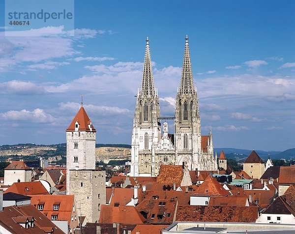 Himmel Stadt Kathedrale Kirchturm Bayern Deutschland