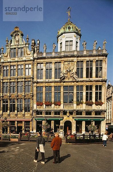 Gebäuden entlang der Straße  Antwerpen  Belgien