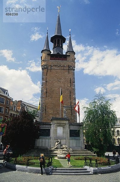 Untersicht des Turms  Kortrijk  Belgien