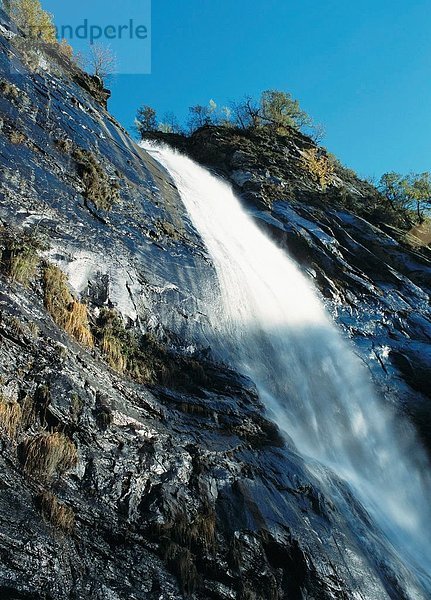 10526027  Übersicht  Bignasco  Klippe Wand  Schweiz  Europa  Tessin  Wasserfall