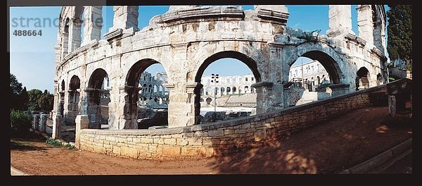 10653376  Amphitheater  antike  antike  historischen  Istrien  Kroatien  Panorama  Roman  Roman  Stadt  Stadt  Pula  breit