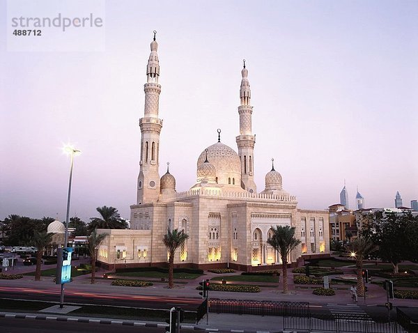 10653529  Dubai  Vereinigte Arabische Emirate  Arabische Emirate  Mittlerer Osten  Islam  Moschee Jumeriah  Kultur  Nacht  in der Nacht  Osten  Religion  Stimmung  Einheit