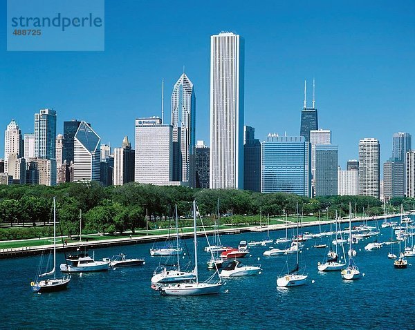 10653545  Chicago  Hafen  Port  Illinois  Michigan See  See  Meer  Segelboote  Skyline  Stadt  Stadt  Land  USA  America  Nr.