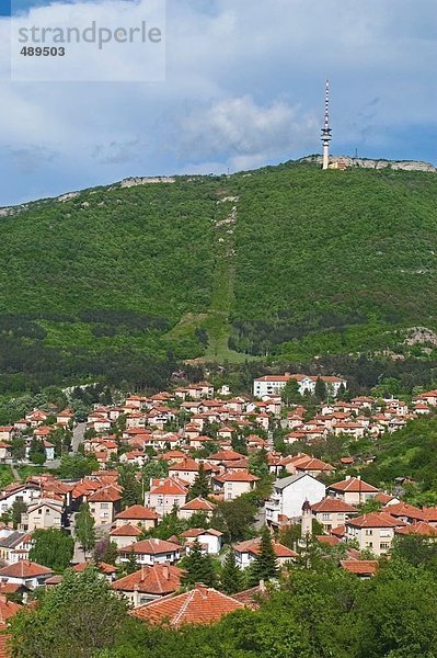 Erhöhte Ansicht der Stadt mit Fernsehturm im Hintergrund  Belogradtschik  Vidin  Rumänien