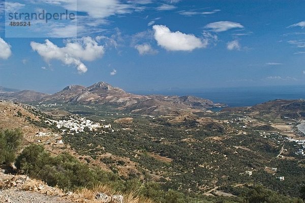 Erhöhte Ansicht von Dorf im Tal  Plakias  Kreta  Griechenland