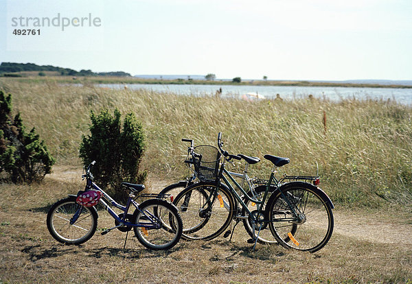Fahrräder am Strand.