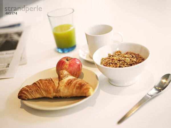 Croissant und Getreide für eine Tabelle.