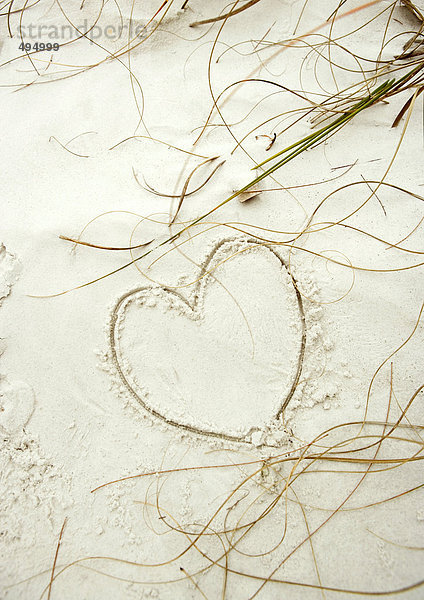 Herz in Sand gezeichnet
