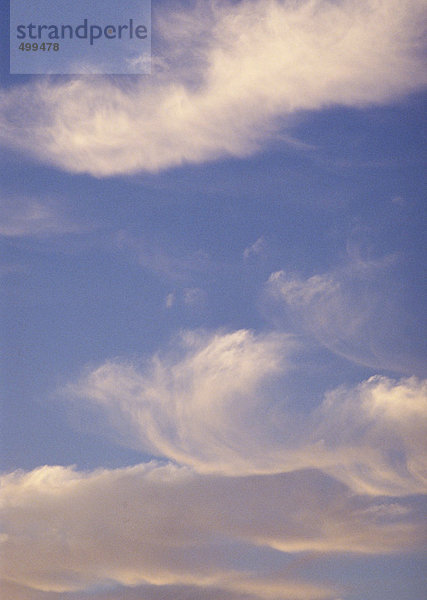 Blauer Himmel mit Wolken