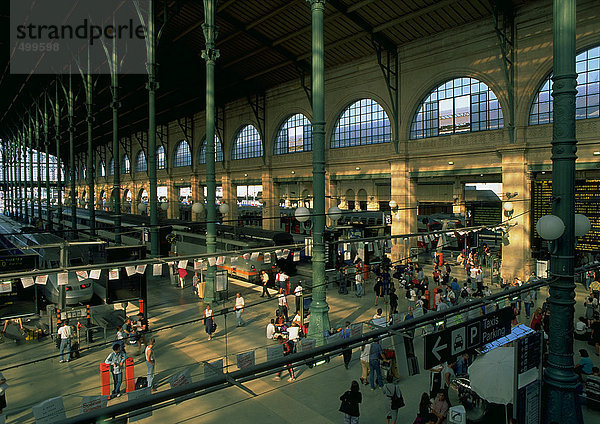 Inneres des Bahnhofs  Gare du Nord  Paris  Frankreich