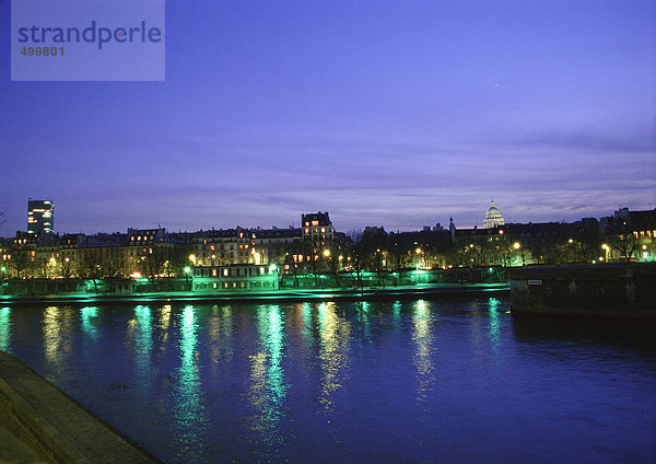 Frankreich  Paris  Seine bei Nacht