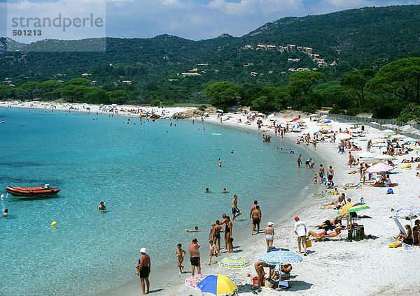 Frankreich  Korsika  überfüllter Strand  hoher Blickwinkel