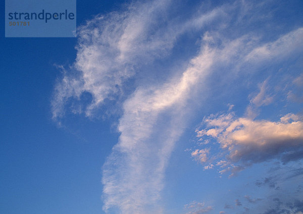 Wolken am blauen Himmel