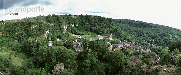 Frankreich  Dorf  erhöhter Blick  Panoramablick