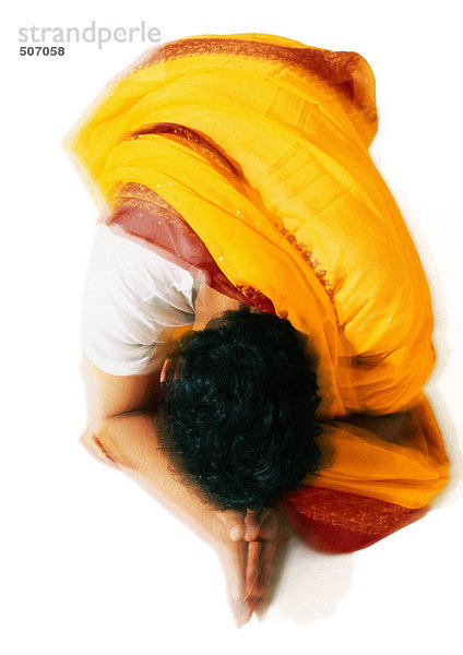 Hindu-Mann beim Beten  hohe Blickwinkel
