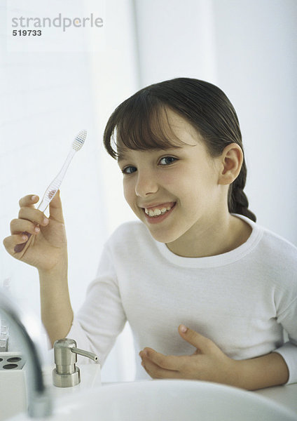Mädchen mit Zahnbürste