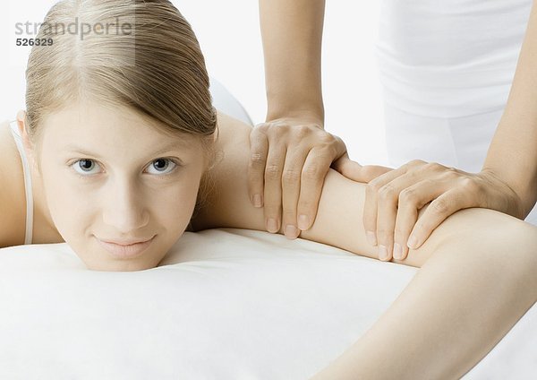 Frau mit Massage