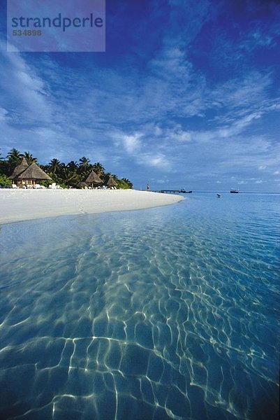 Urlaubsort am Strand  Atoll  Malediven