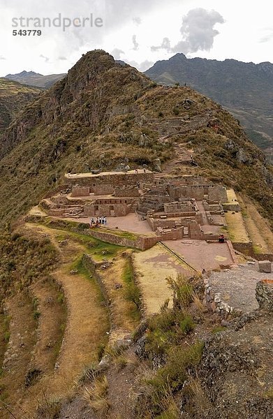 Erhöhte Ansicht Ruinen der alten Inka-Ruinen  Machu Picchu  Region Cusco  Peru