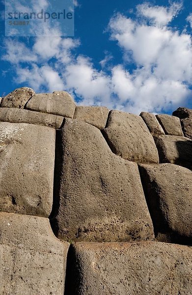 Alte Ruinen der befestigten Wand  Sacsayhuaman  Cusco  Region Cusco  Peru