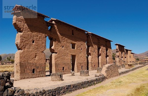 Alte Ruinen des Tempels  Wiracocha Tempel  Raqchi  Region Cusco  Peru