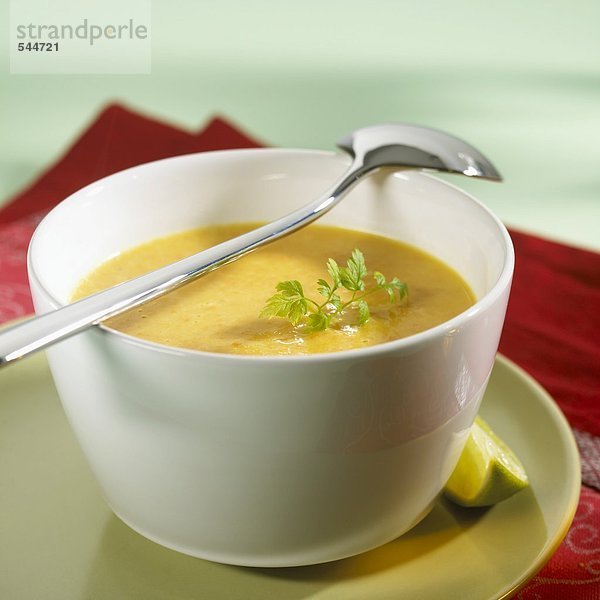 Ingwer-Möhren-Suppe mit Kerbel