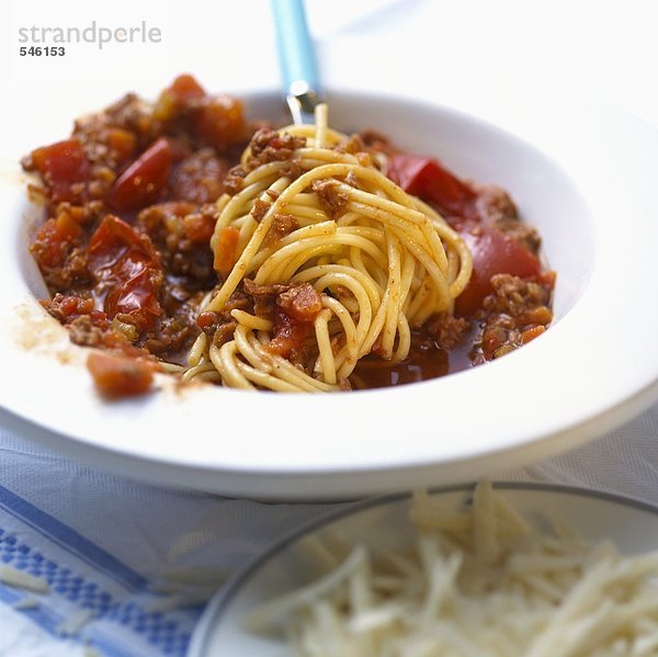 Spaghetti mit Gemüse-Tomaten-Sauce nach Bolognese Art