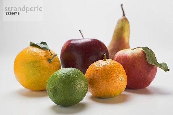Äpfel  Birne und Zitrusfrüchte