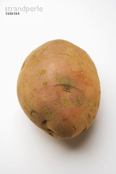 Eine rote Kartoffel