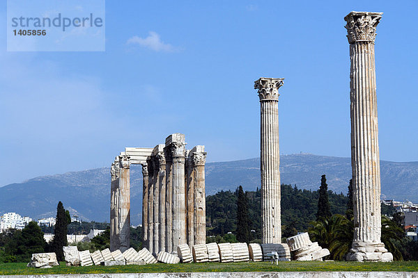 Alte Säulen Ruinen der alten Landschaft  Athen  Griechenland