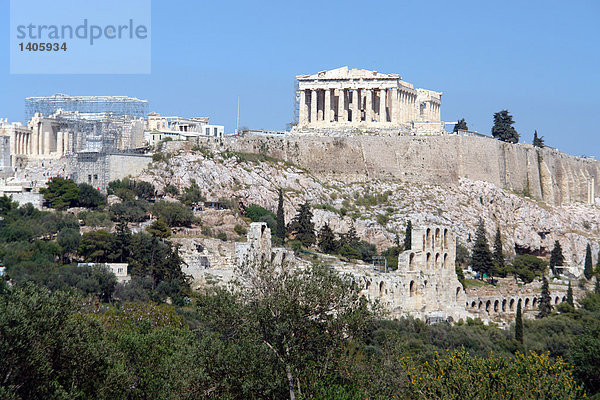 Alte Ruinen der Tempel auf dem Hügel  Parthenon  Akropolis  Athen  Griechenland