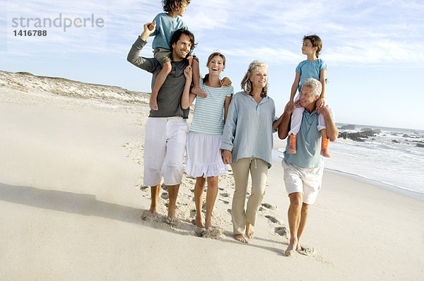 Familie am Strand