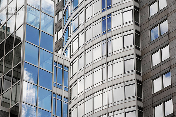 Hochhäuser mit Glasfronten
