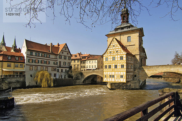 Deutschland  Bayern  Oberfranken  Bamberg  historische Bauten am Fluss