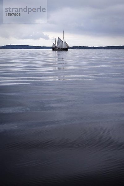 Segelboot in den Schären Schweden.