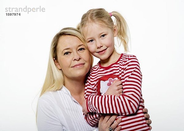 Portrait einer Mutter und ihrer Tochter Stockholm Schweden.