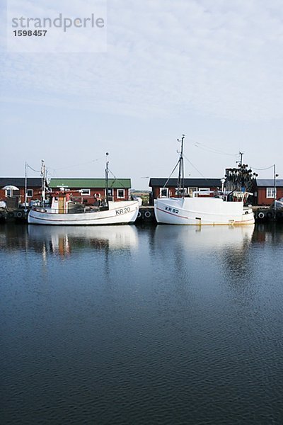 Ein Hafen mit Fischerbooten Schweden.