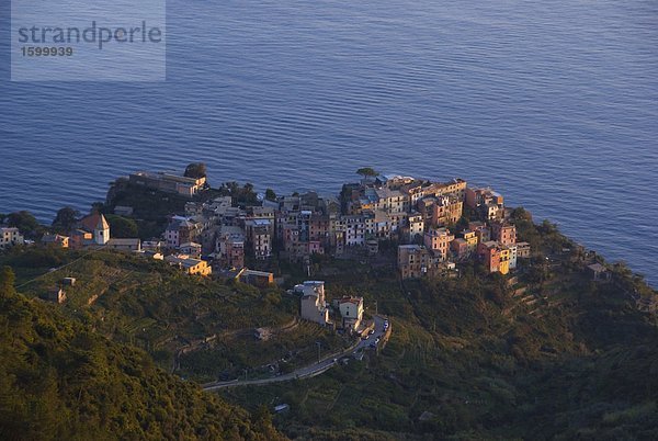 hoch oben Ufer Stadt Ansicht Flachwinkelansicht Winkel Cinque Terre Italien Ligurien Manarola Provinz La Spezia