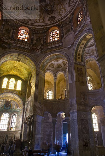 Innere der Basilika  Basilika San Vitale  Ravenna  Emilia-Romagna  Italien