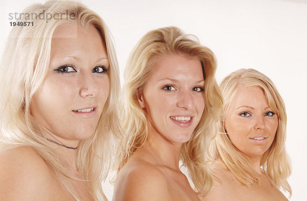 Drei blonde Frauen  Portrait