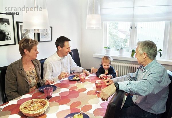 Abendessen mit Großeltern