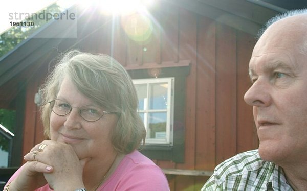 Älteres Paar auf der Veranda