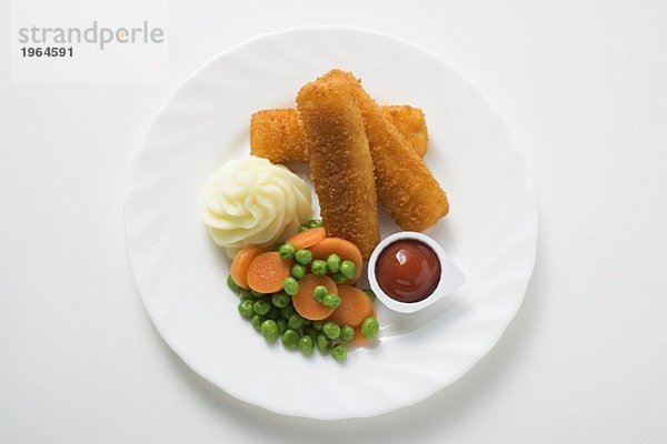 Fischstäbchen mit Gemüse  Kartoffelpüree und Ketchup