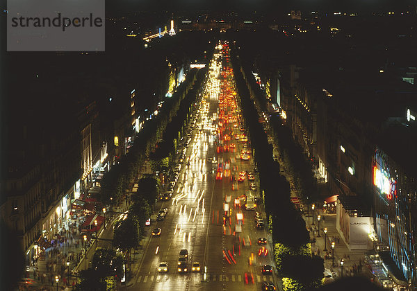 Paris  Champs Elyssee von oben  nachts