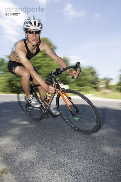 Ein Radfahrer