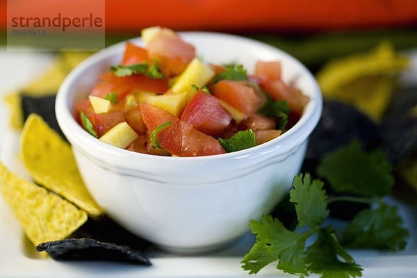 Tomatensalsa in einer Schüssel