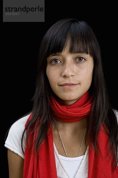 Porträt einer jungen Frau mit Schal