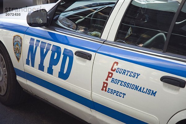 Ein Polizeiauto in New York City