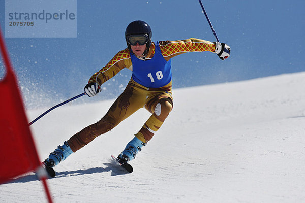 Riesenslalom Skifahrer