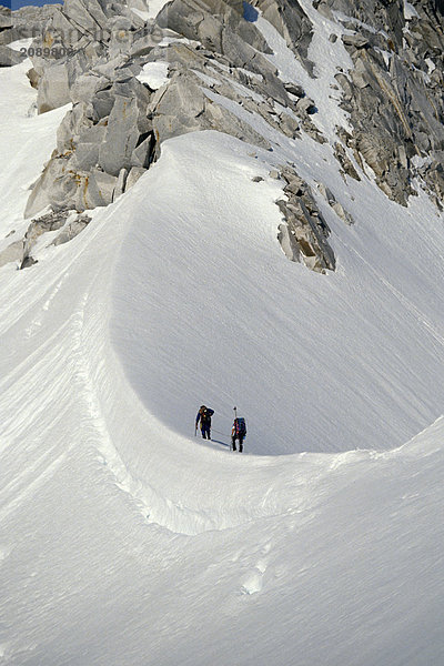 Kletterer auf Ridge auf Gipfel Pika Gletscher Bereich AK Bereich